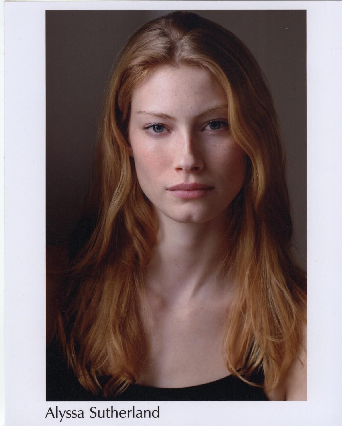 alyssa-sutherland-vikings-sexy13 Alyssa-Sutherland-Vikings-Sexy13