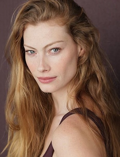 alyssa-sutherland-vikings-sexy30 kinopoisk.ru