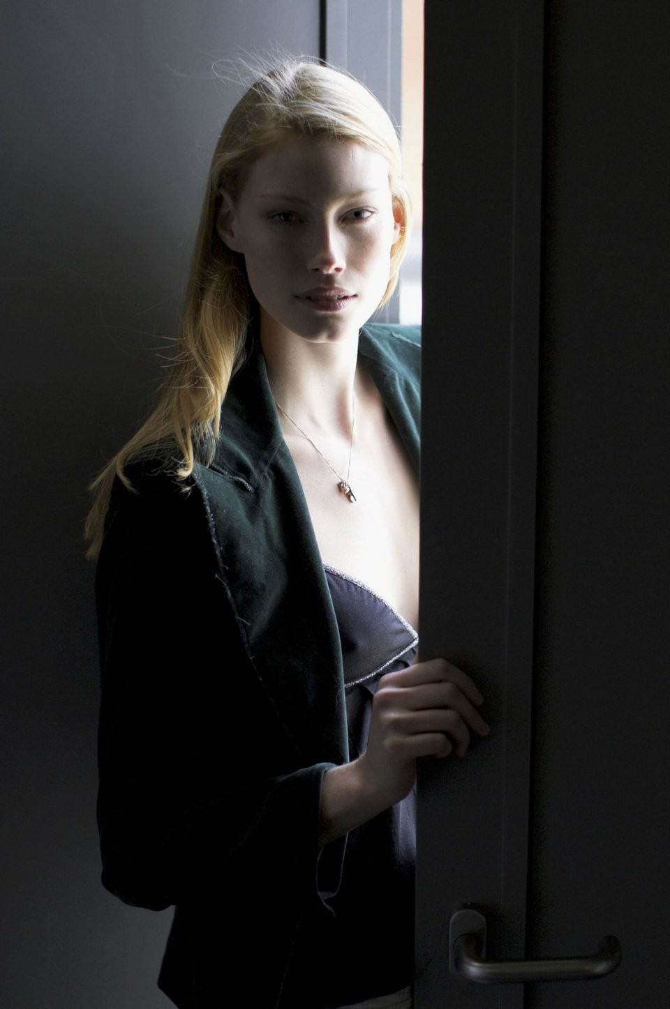 alyssa-sutherland-vikings-sexy33 Alyssa-Sutherland-Vikings-Sexy33