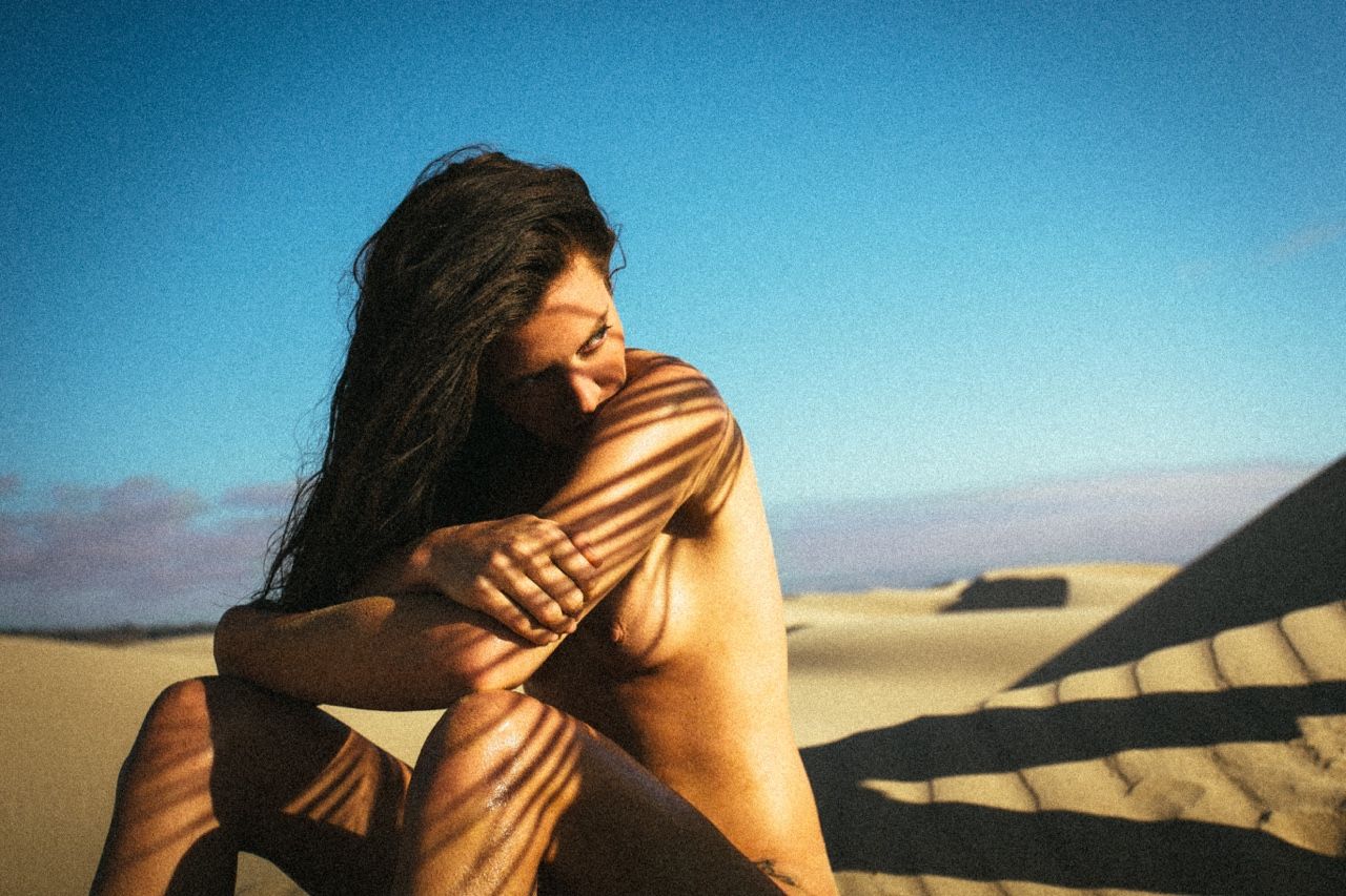 amber-flowers-topless-1 Amber-Flowers-Topless-1