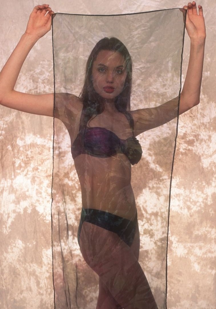 angelina-jolie-young-in-bikini-19 Angelina-Jolie-Young-in-Bikini-19