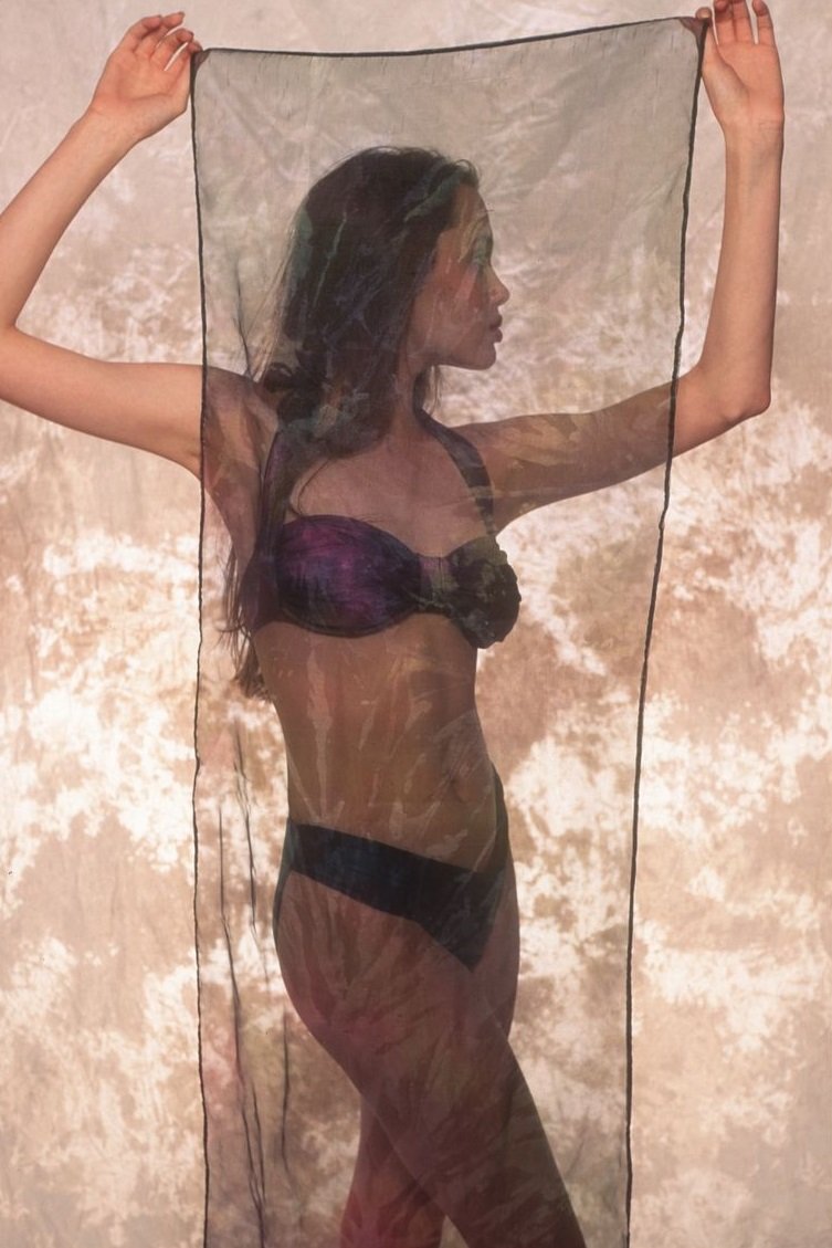 angelina-jolie-young-in-bikini-20 Angelina-Jolie-Young-in-Bikini-20