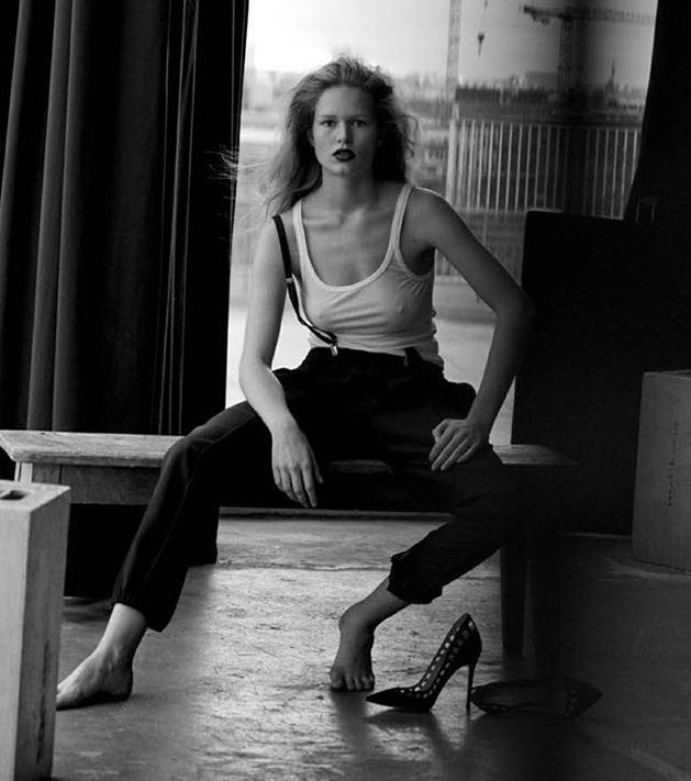 anna-ewers-naked-03 Anna-Ewers-Naked-03