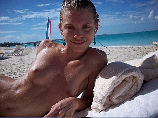 AnnaLynne-McCord-Naked-18