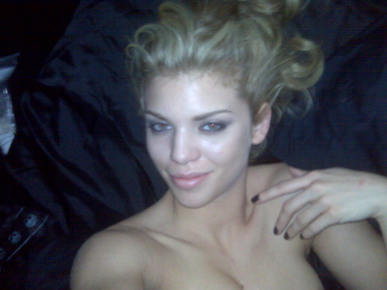 AnnaLynne-McCord-Naked-30
