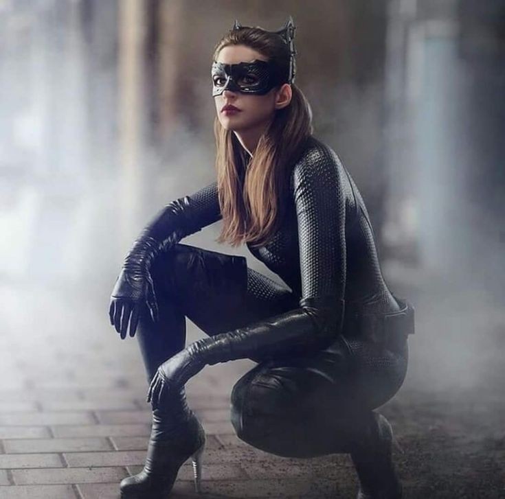 anne-hathaway-sexy-catwoman-thefappening-cfd-16 Anne Hathway Scene From Catwoman