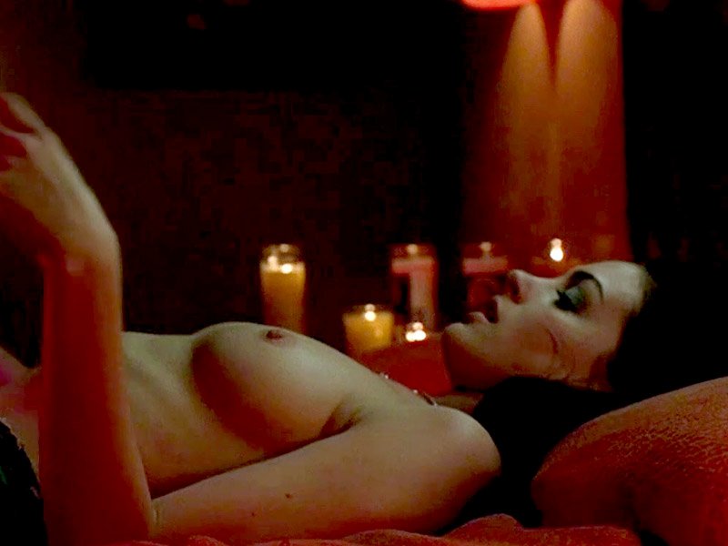 anne-hathaway-topless-05 Anne-Hathaway-Topless-05