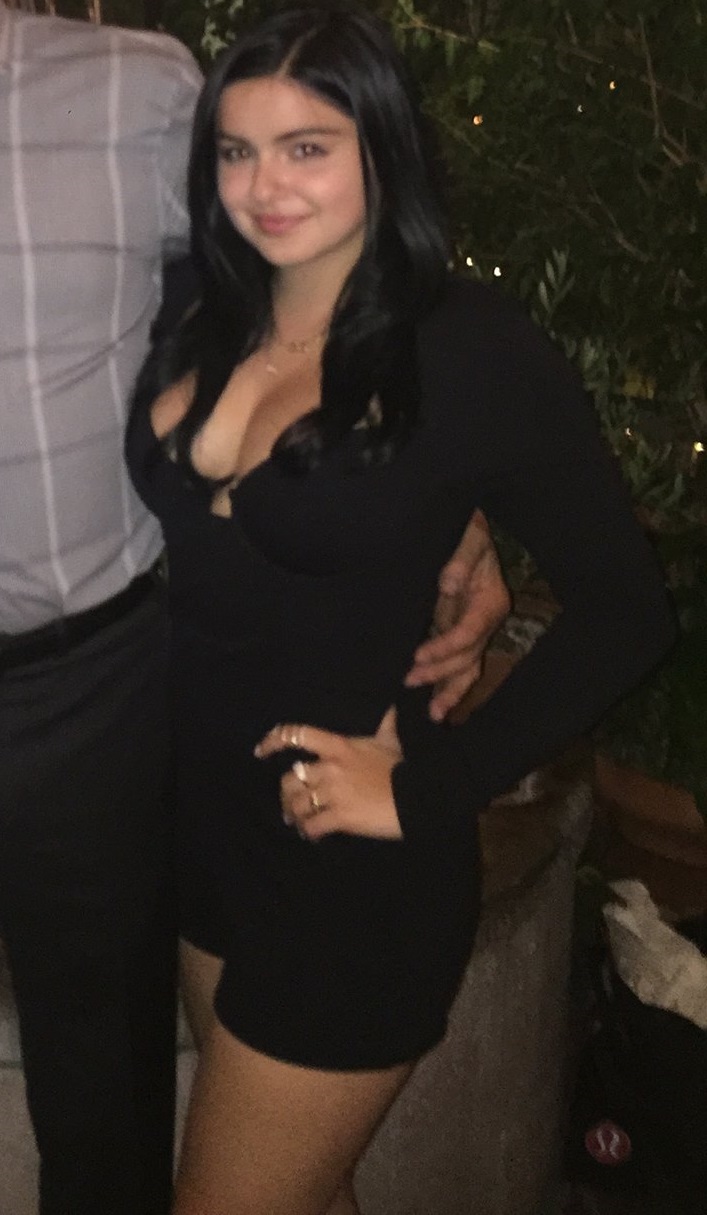 ariel-winter-cleavage-1 Ariel-Winter-Cleavage-1