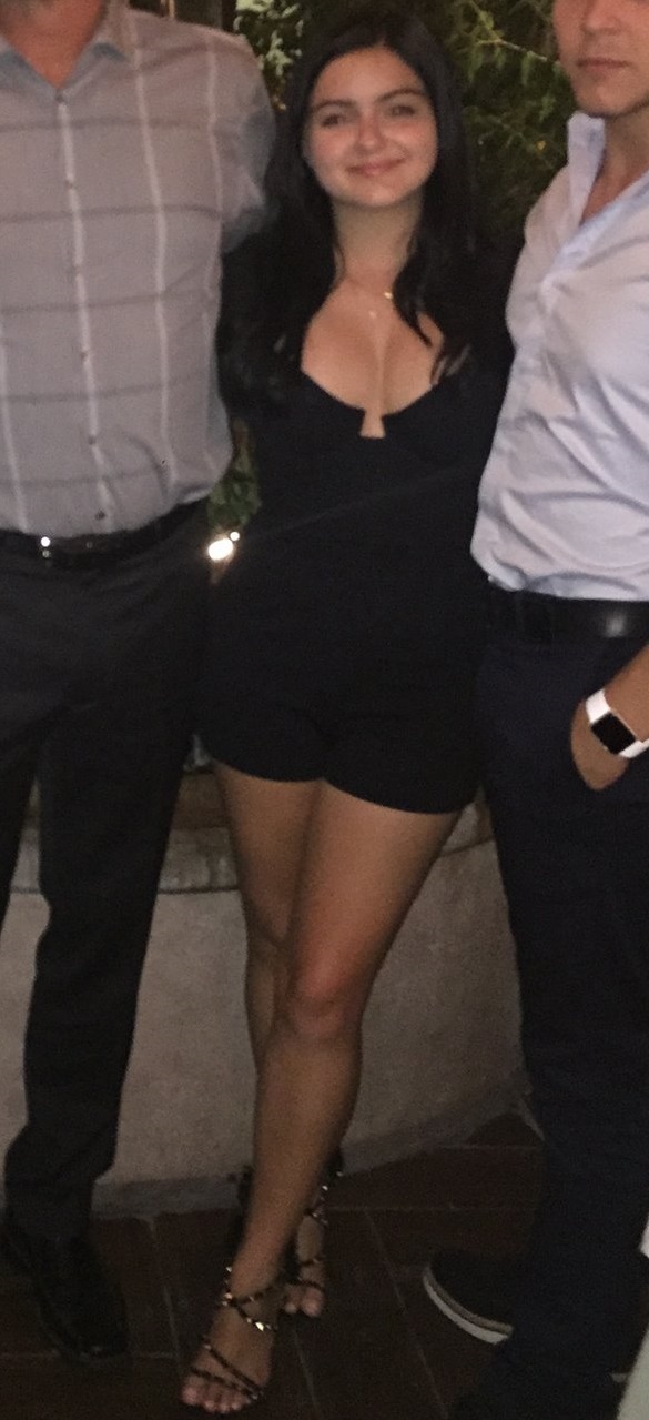 ariel-winter-cleavage-2 Ariel-Winter-Cleavage-2