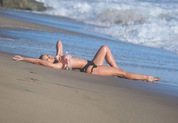 ava-lange-sexy-topless-12 Ava-Lange-Sexy-Topless-12