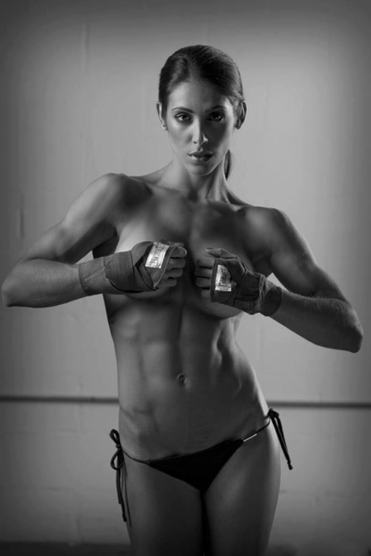 Bella-Falconi-Nude-2