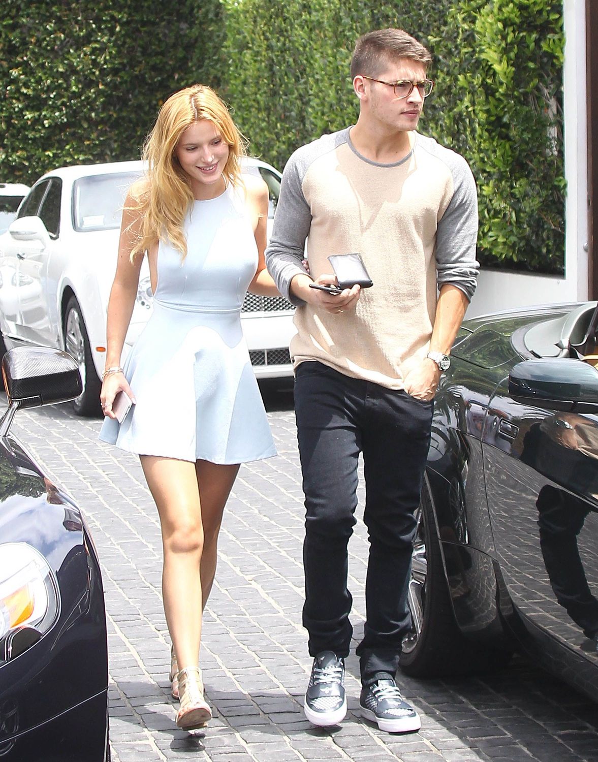 bella-thorne-braless-10 Bella-Thorne-Braless-10