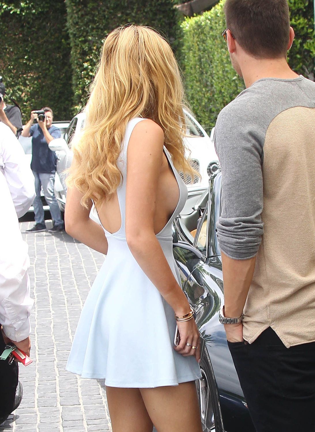 bella-thorne-braless-20 Bella-Thorne-Braless-20