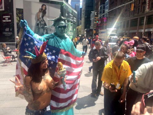bonnierottentoplessnyc3 BonnieRottenToplessNYC3