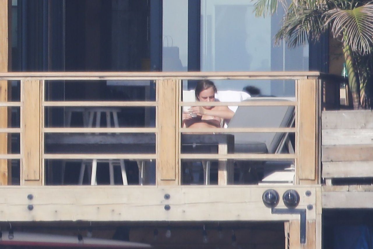 cara-delevingne-topless-paparazzi-009 Cara-Delevingne-Topless-Paparazzi-009