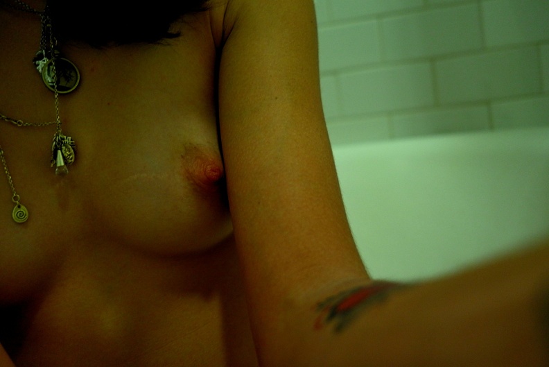 carly-foulkes-naked-04 Carly-Foulkes-Naked-04