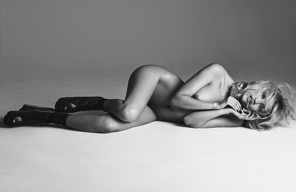 charlotte-carey-topless-1 Charlotte-Carey-Topless-1