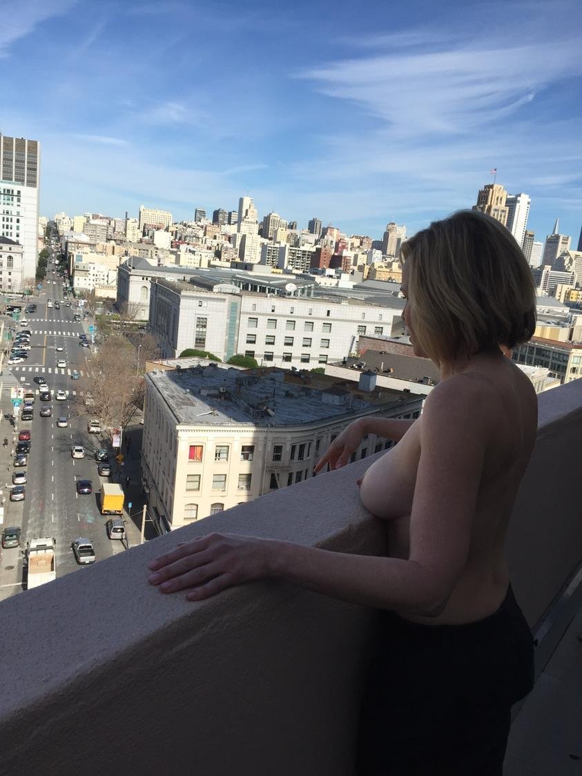 chelsea-handler-naked-00 Chelsea-Handler-Naked-00