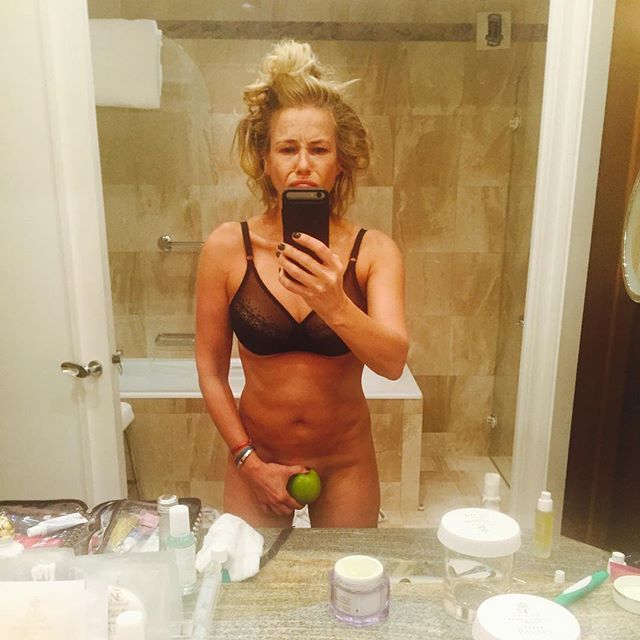 chelsea-handler-without-panties chelsea-handler-without-panties