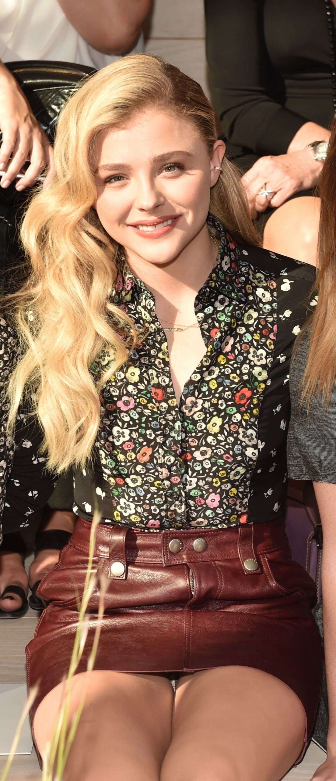 chloe-grace-moretz-upskirt-new-7 Chloe-Grace-Moretz-Upskirt-New-7