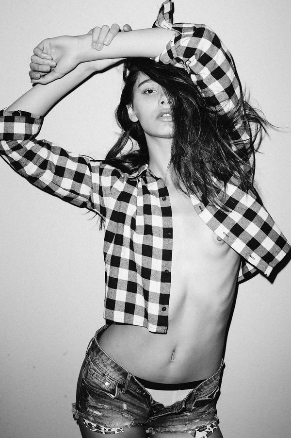claudia-guarnieri-topless-14 Claudia-Guarnieri-Topless-14
