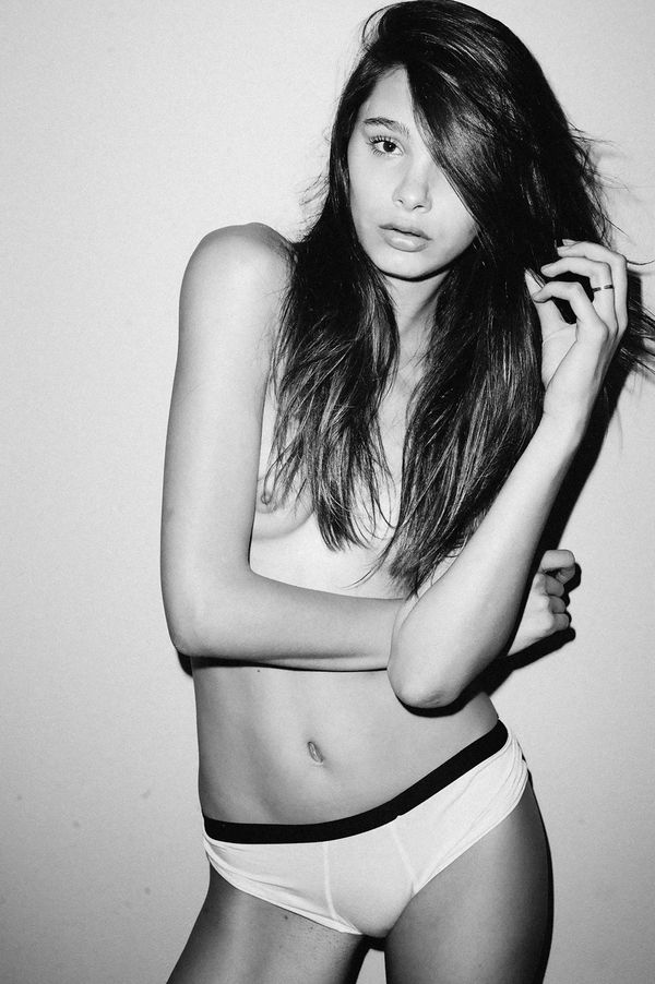 claudia-guarnieri-topless-17 Claudia-Guarnieri-Topless-17