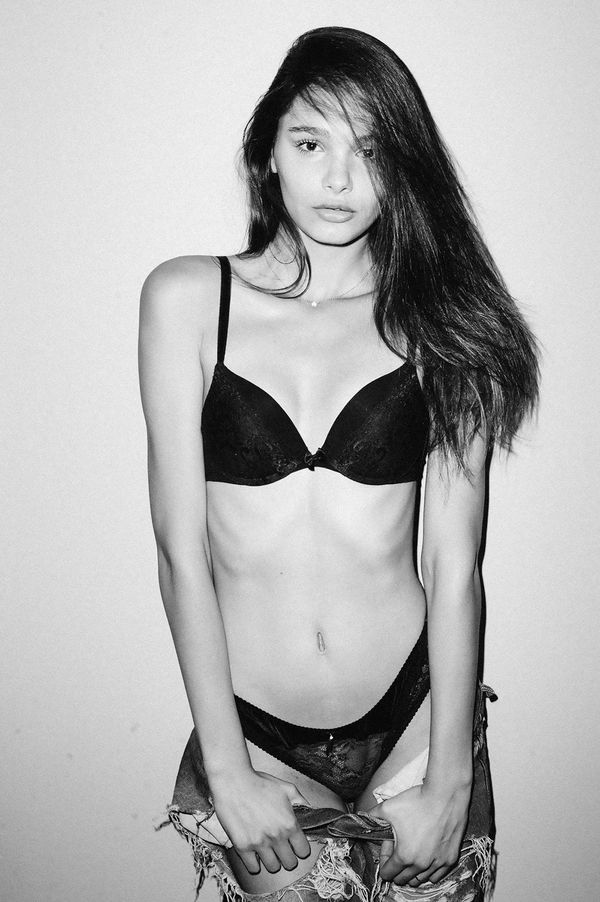 claudia-guarnieri-topless-26 Claudia-Guarnieri-Topless-26