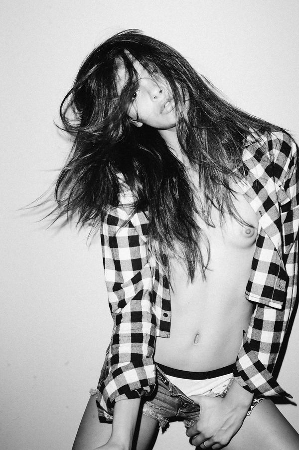 claudia-guarnieri-topless-5 Claudia-Guarnieri-Topless-5