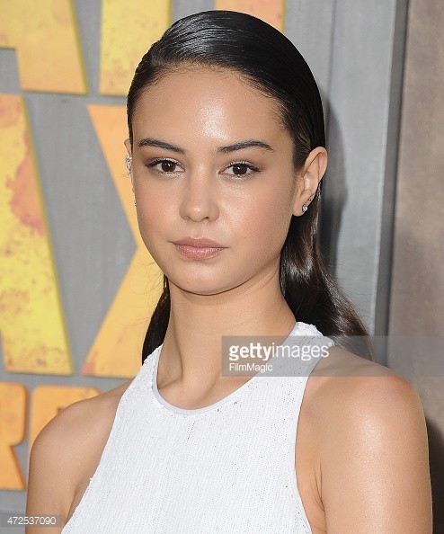 courtney-eaton-topless-3 Generated by IJG JPEG Library