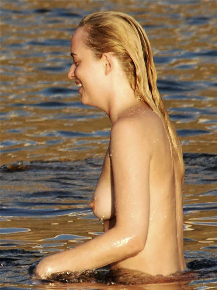 dakota-johnson-topless-03 Dakota-Johnson-Topless-03