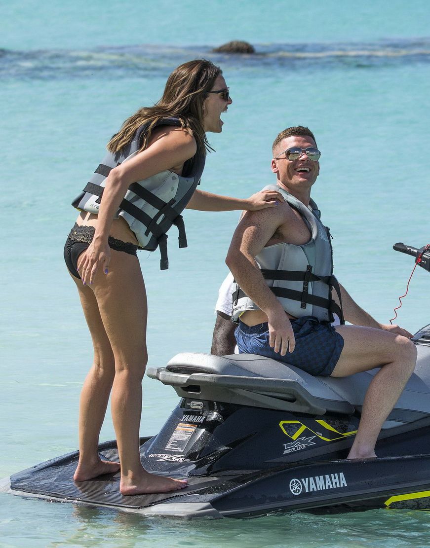 danielle-lloyd-in-a-bikini-37 Danielle-Lloyd-in-a-Bikini-37