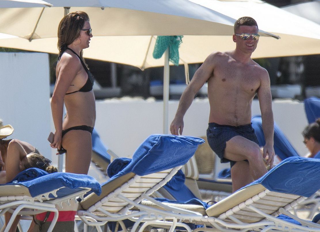 danielle-lloyd-in-a-bikini-42 Danielle-Lloyd-in-a-Bikini-42