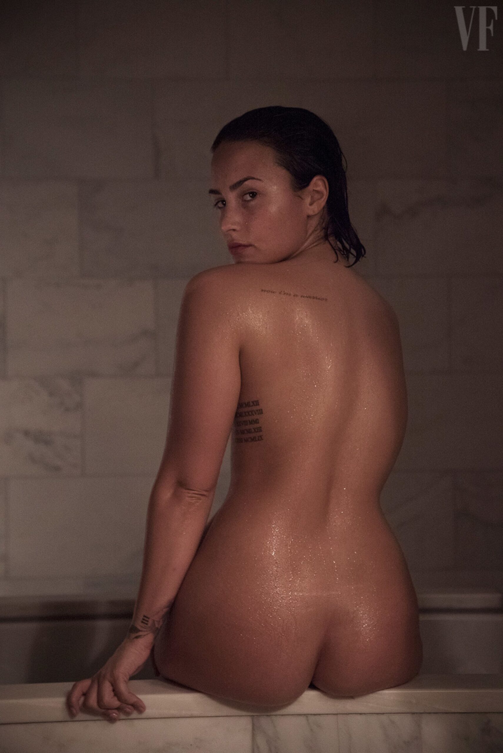 demi-lovato-nude-1-2 Demi-Lovato-Nude-1