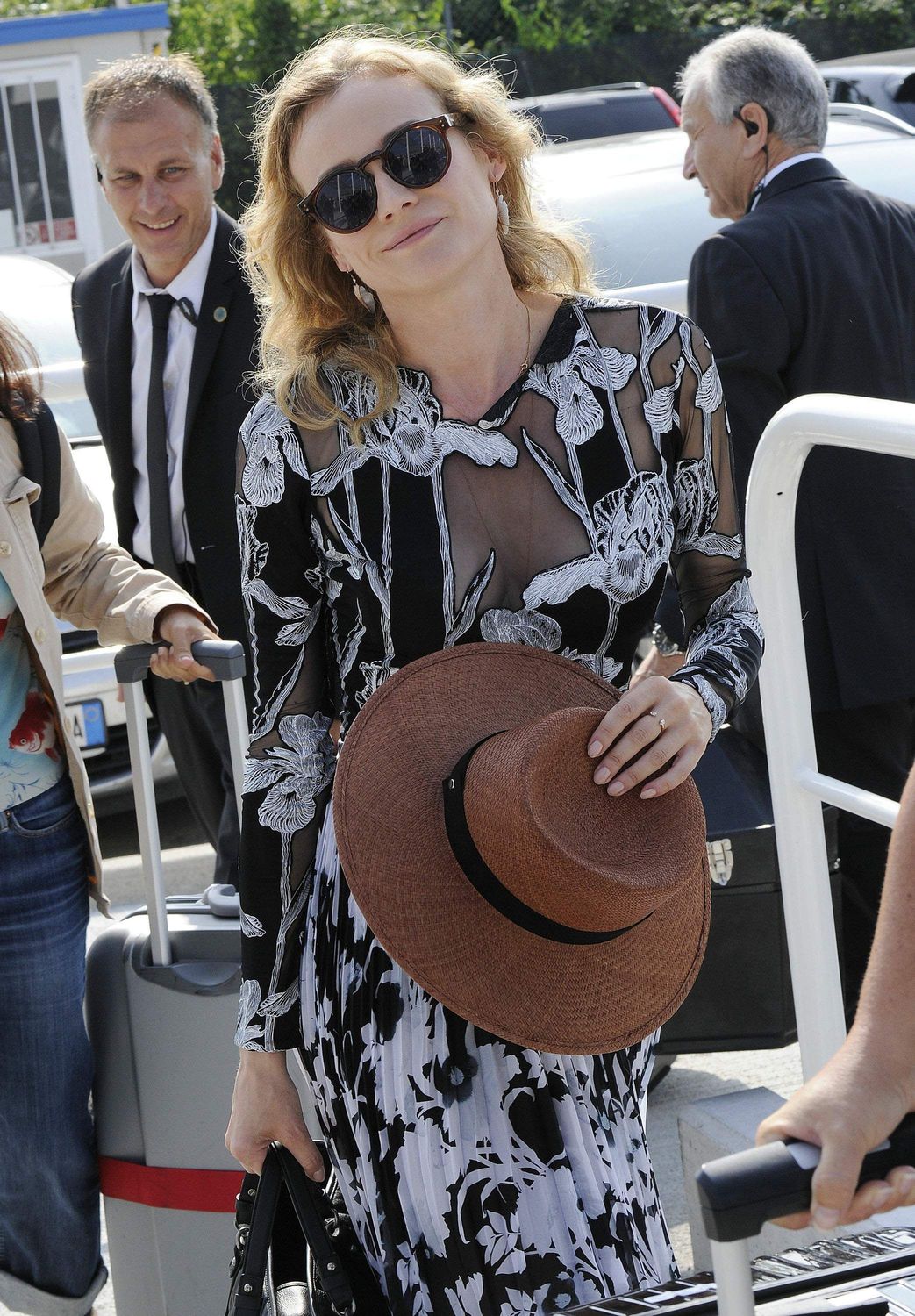 Diane-Kruger-Braless-8