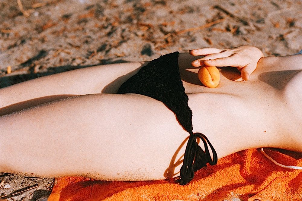 elle-brittain-topless-31 Elle-Brittain-Topless-31