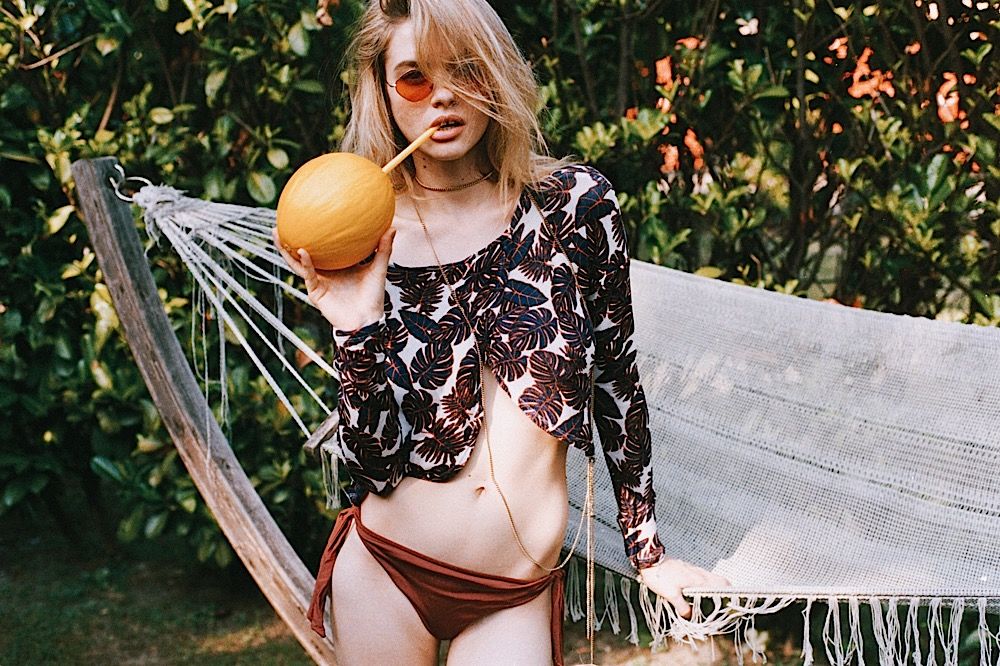 elle-brittain-topless-5 Elle-Brittain-Topless-5