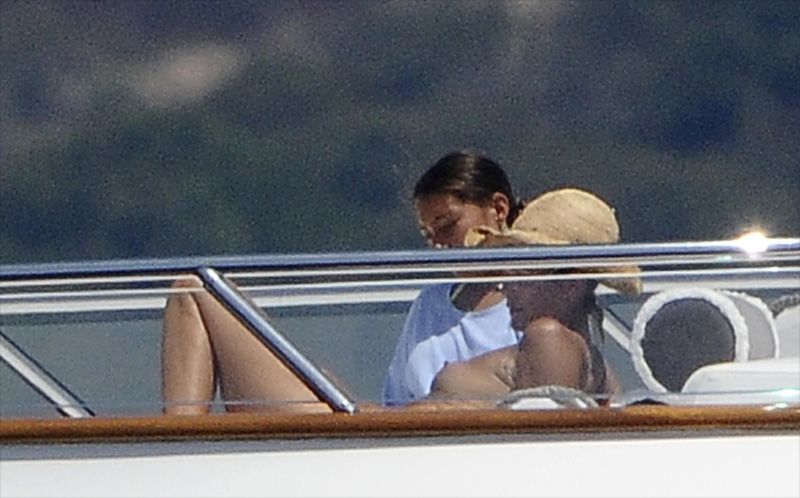 elle-macpherson-topless-3 Elle-MacPherson-Topless-3