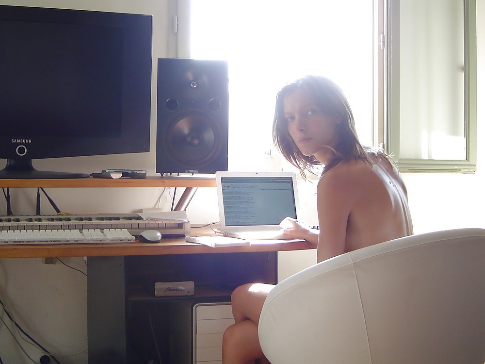 Elodie-Varlet-Naked-13