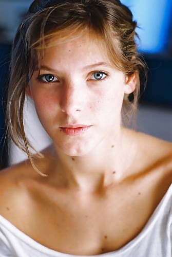 Elodie-Varlet-Naked-16