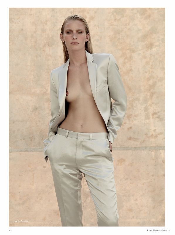 emily-baker-topless-1 Emily-Baker-Topless-1