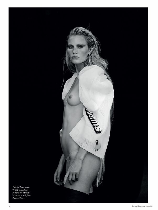 emily-baker-topless-5 Emily-Baker-Topless-5