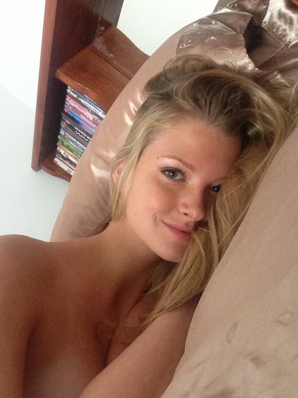 Erin-Cummins-Naked-049