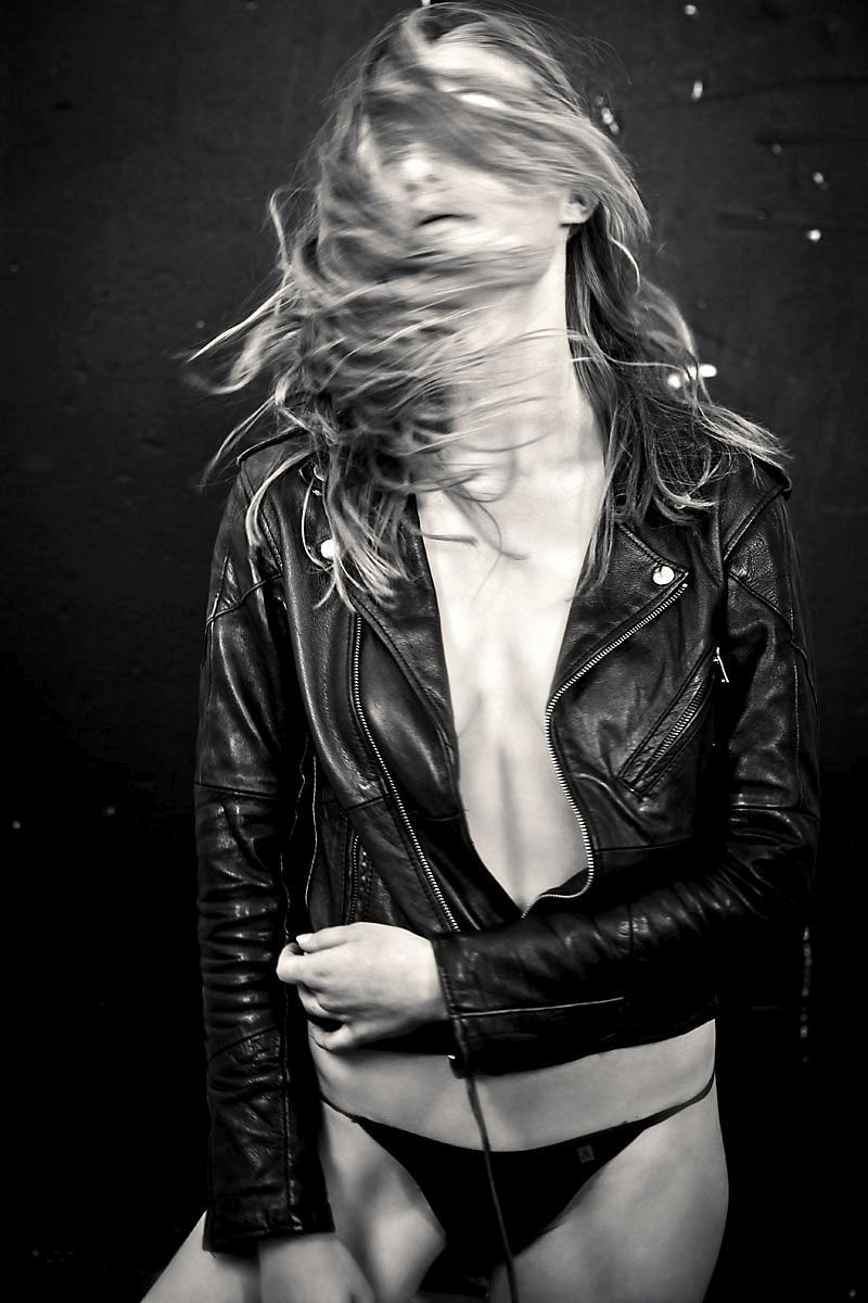 esther-cronin-topless-05 Esther-Cronin-Topless-05