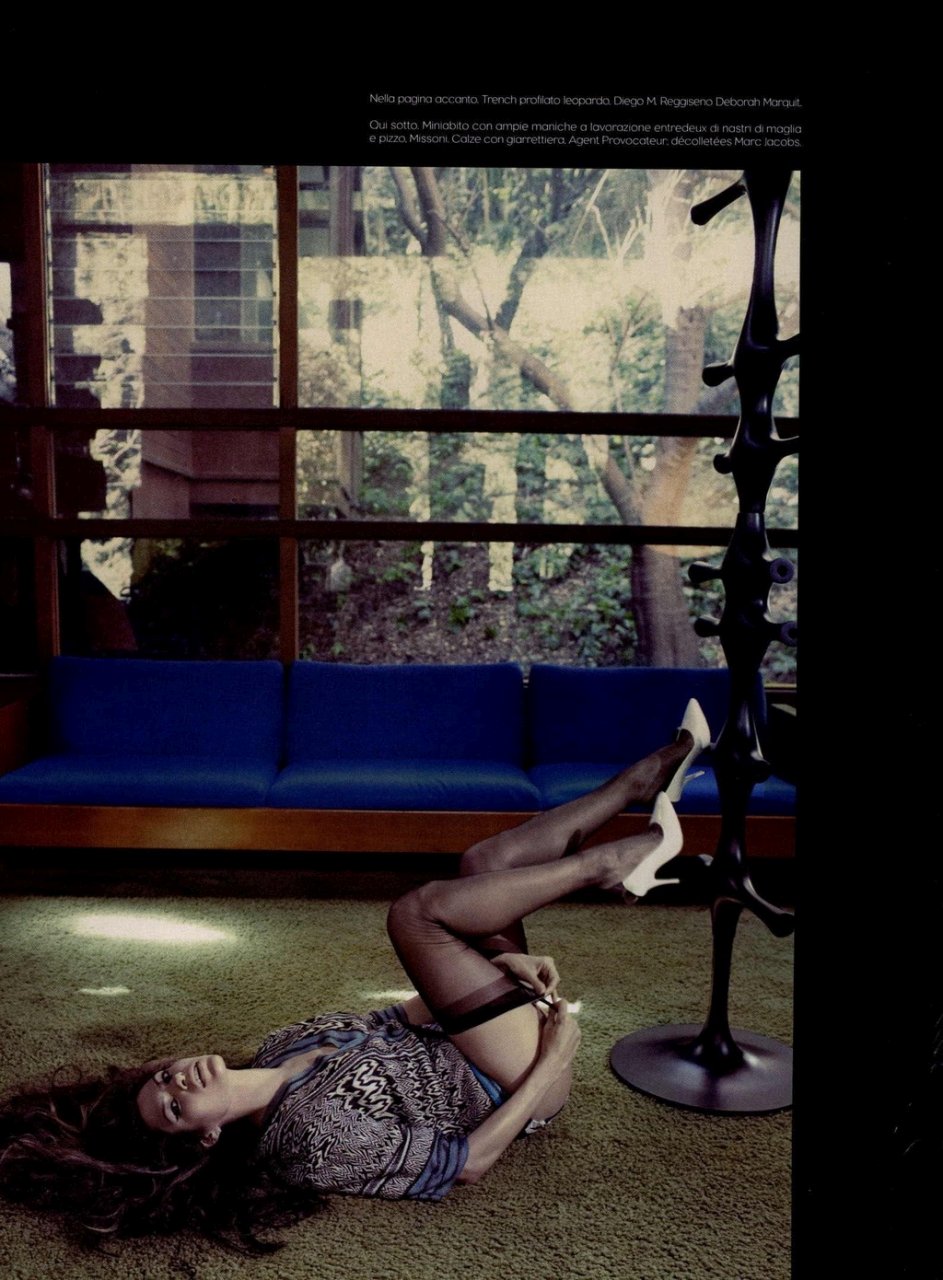 Eva-Mendes-Naked-04