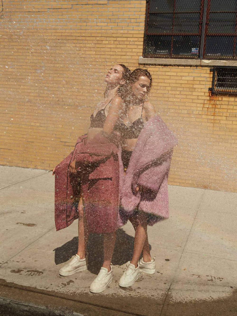 georgia-hilmer-emma-oak-sexy-topless-3 Georgia-Hilmer-Emma-Oak-Sexy-Topless-3