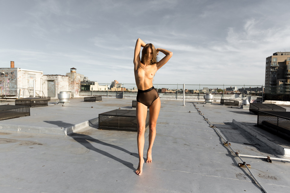 georgia-sumner-topless-5 Georgia-Sumner-Topless-5