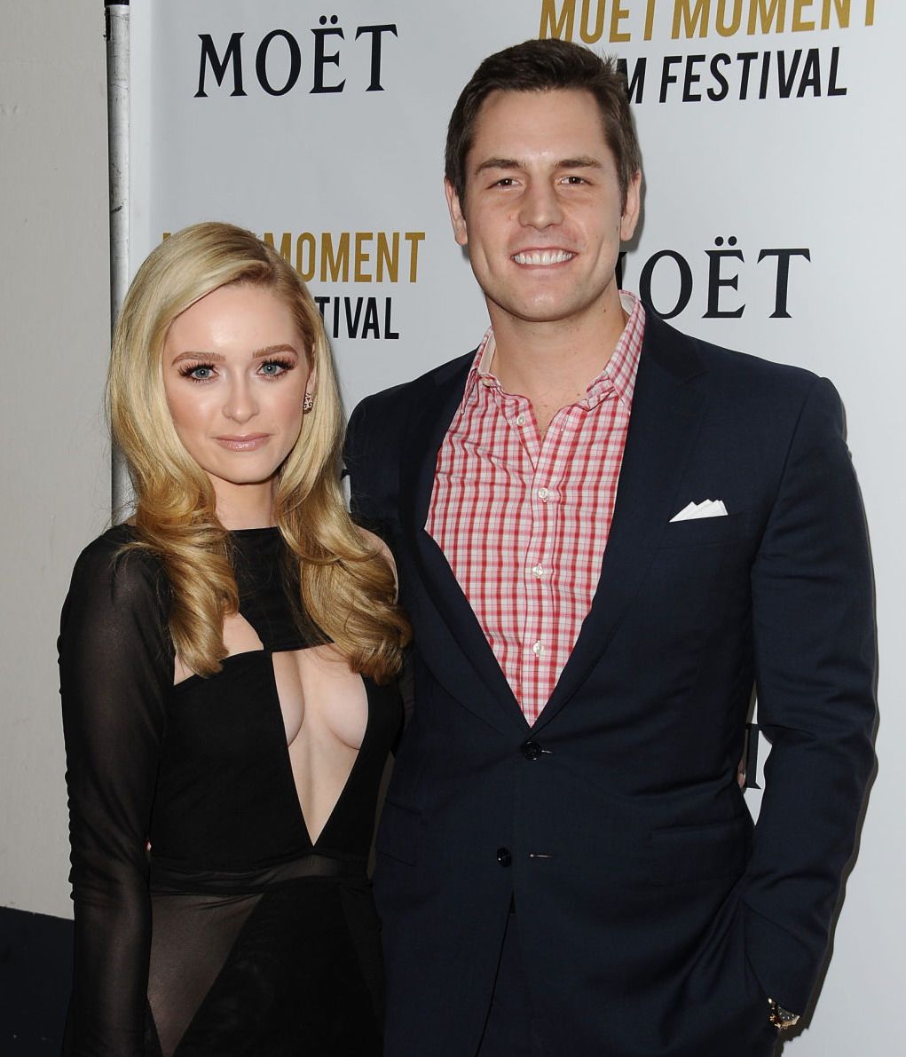 greer-grammer-cleavage-10 Greer-Grammer-Cleavage-10