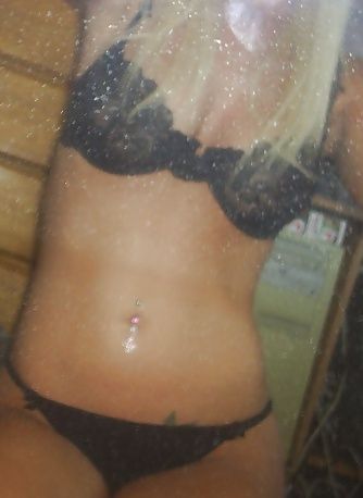 Hannah-Martin-Naked-16