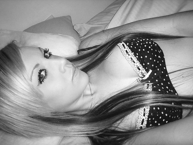 Hannah-Martin-Naked-19