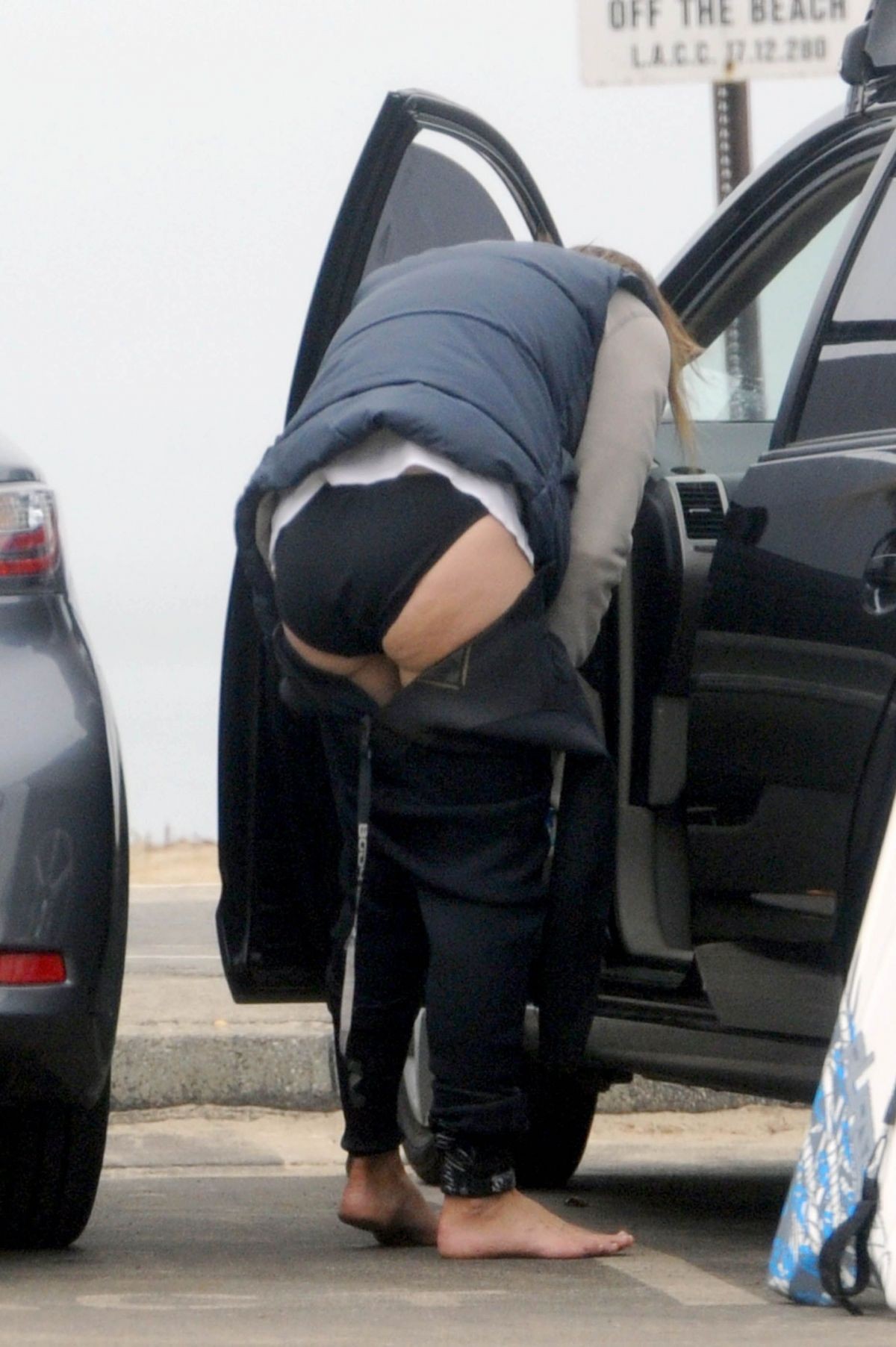 helen-hunt-exhibited-naked-ass-public-11 helen hunt exhibited naked ass public 11